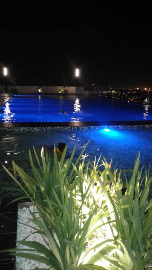 - Near I-cty Apartment *